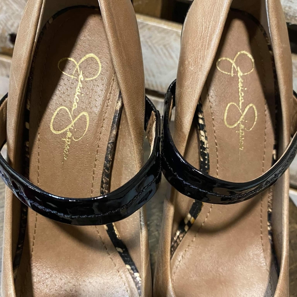 Jessica Simpson Pumps - Picture 4 of 5